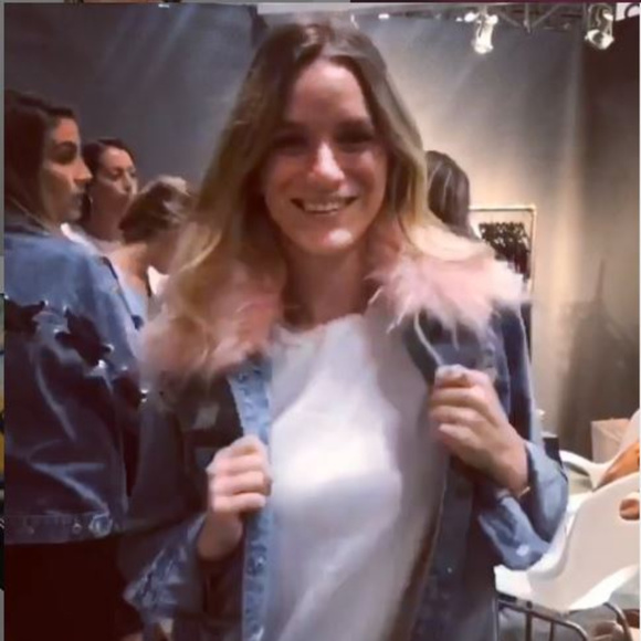 Distressed Jean Jacket w/Pink Faux Fur Collar NWT - Picture 5 of 5